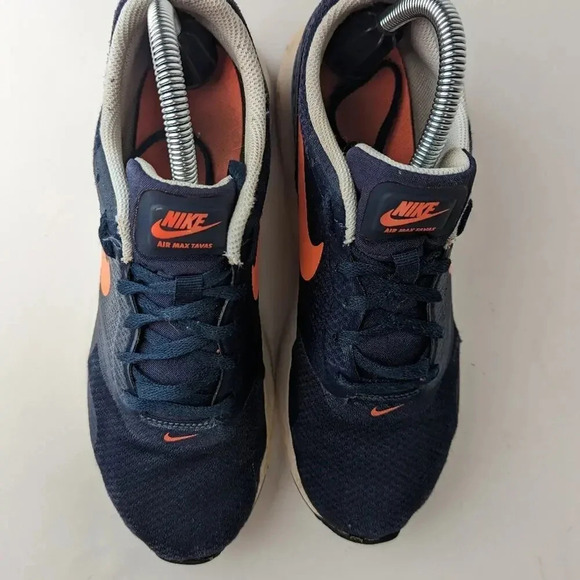 Nike Air Max Tavas Sneakers - Picture 6 of 9